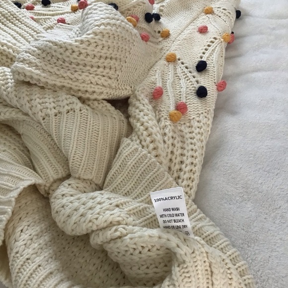 Chunky Knit Pom Pom Sweater Cream Pullover Size L Cozy Winter Cute - Picture 8 of 9